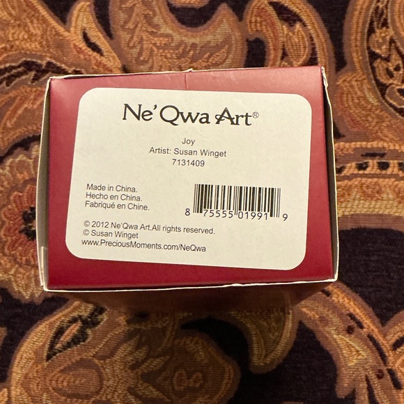 Ne’Qwa Art “Joy” Glass Holiday Wine Bottle Stopper in Box - Picture 6 of 6